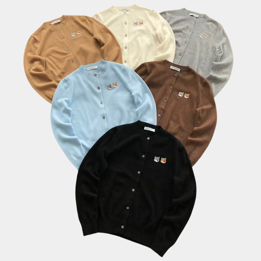 [Maison Kitsuné] 메종키츠네 더블 폭스 헤드 패치 라운드넥 가디건